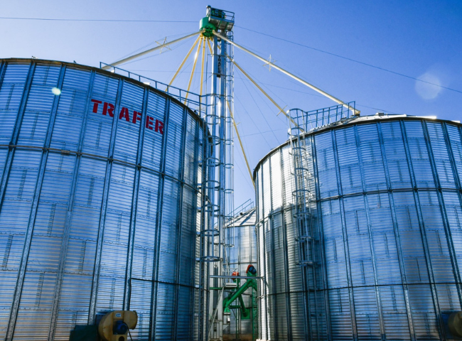 TRAFER-LA-COSECHA-FINA-ESTÁ-EN-EL-HORIZONTE-Planta de silos